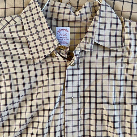 3 Brooks Brothers Large Mens button up shirt - Picture 3 of 11